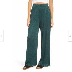 All in Favor Plissé Ribbed Wide Leg Pants Size M